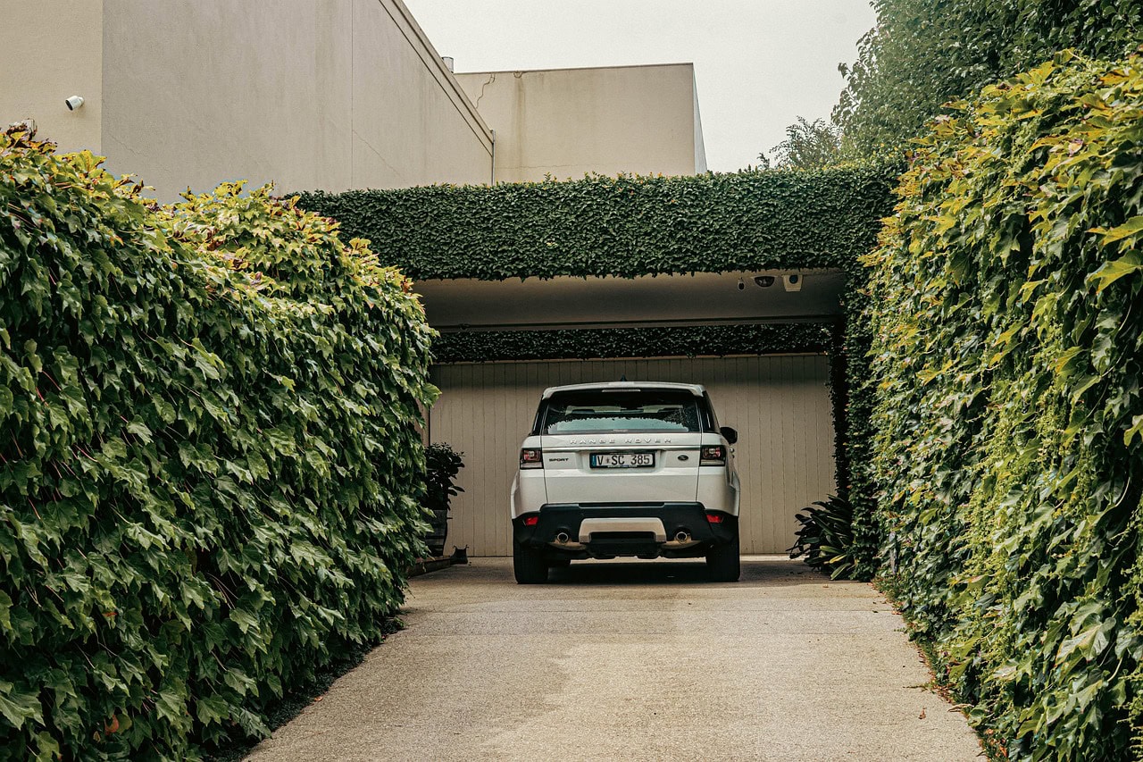 property, house, real estate, court, land rover, car, garage, modern, car wallpapers, hedges, cleas driveway, toorak, rich